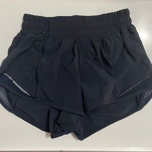Navy Hotty Hot shorts 2.5”